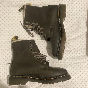 Olive green Dr. Martens Size 6